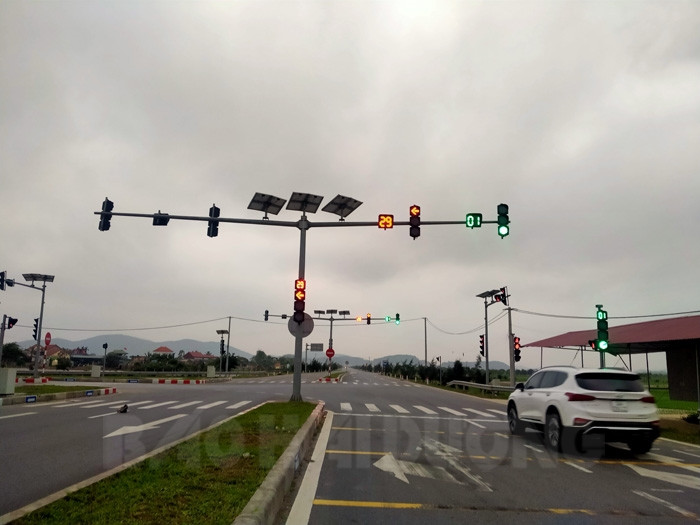 Đèn tín hiệu giao thông tại ngã ba cầu Triều đã được sửa chữa